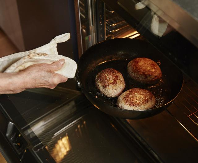 画像: ３２をオーブンで10~15分焼く。