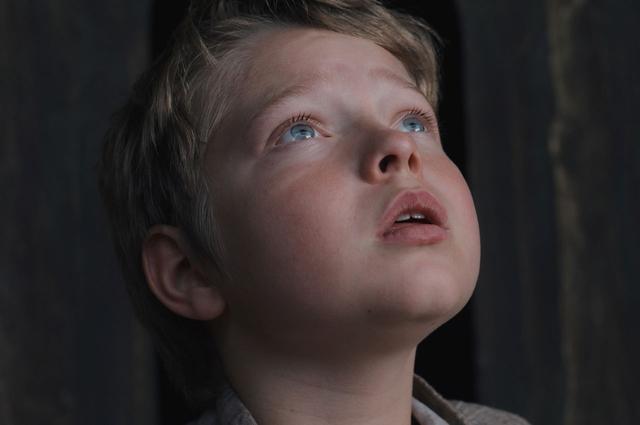 画像: ふたりの息子・ハムネット。あどけない表情が胸を打つ