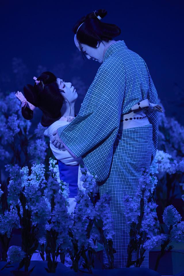 画像: 『曽根崎心中物語』徳兵衛=尾上右近（右）　お初=中村壱太郎（左）