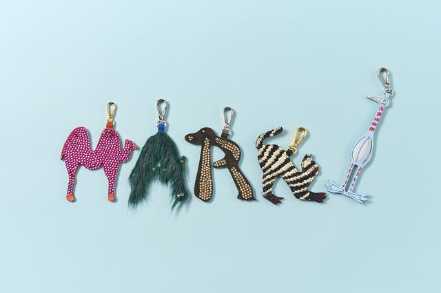 画像: 動物がアルファベットに。チャーム各￥80,300／マルニ