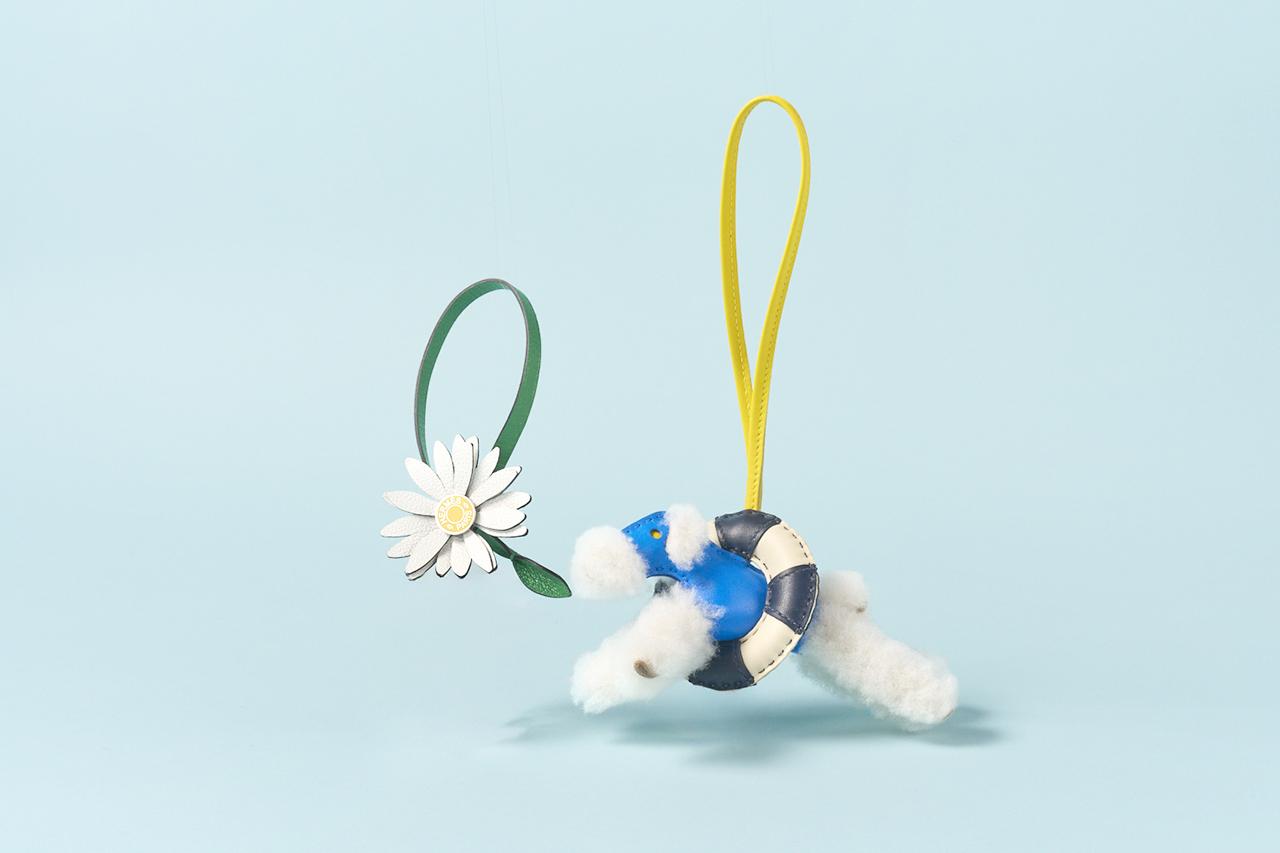 画像 : 1番目の画像 - 「「それ可愛い！」から会話が始まる
エルメス、ディオール、ロエベほか
春のハッピー・チャーム図鑑」のアルバム - T JAPAN:The New York Times Style Magazine 公式サイト