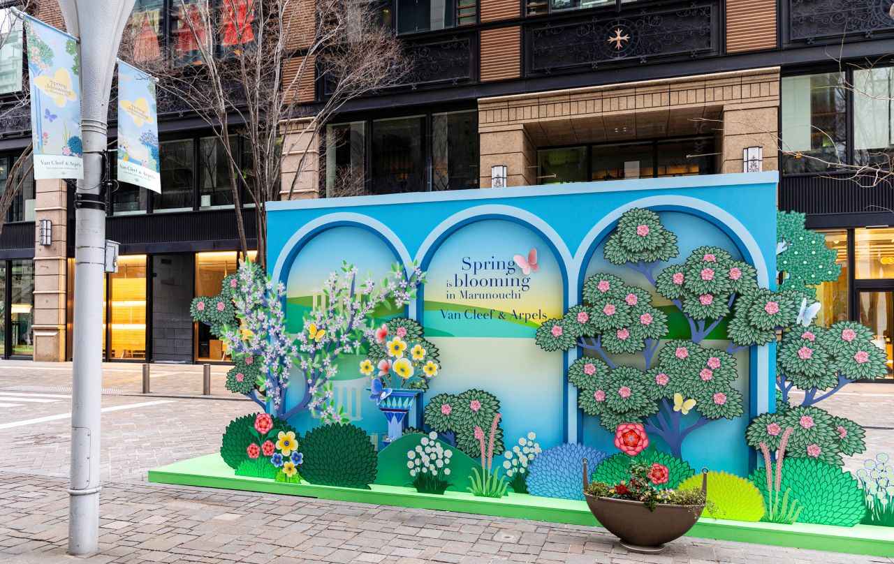 画像 : 3番目の画像 - 「ヴァン クリーフ＆アーペルが
丸の内で春の庭園を開催中
蝶が舞い季節を告げる空間へ」のアルバム - T JAPAN:The New York Times Style Magazine 公式サイト