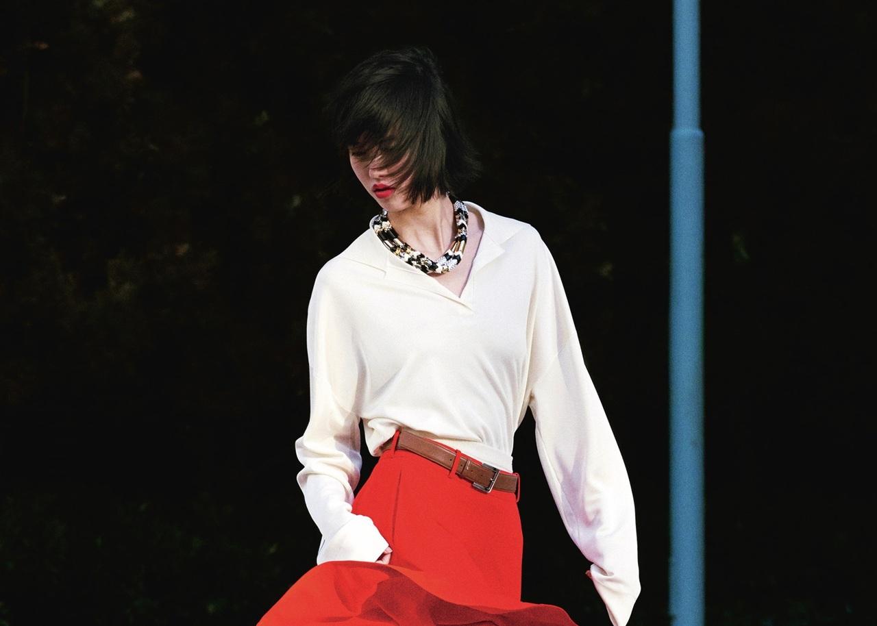 画像: シャネル、ディオールほか 新しい春を駆ける ドラマのあるワードローブ - T JAPAN:The New York Times Style Magazine 公式サイト