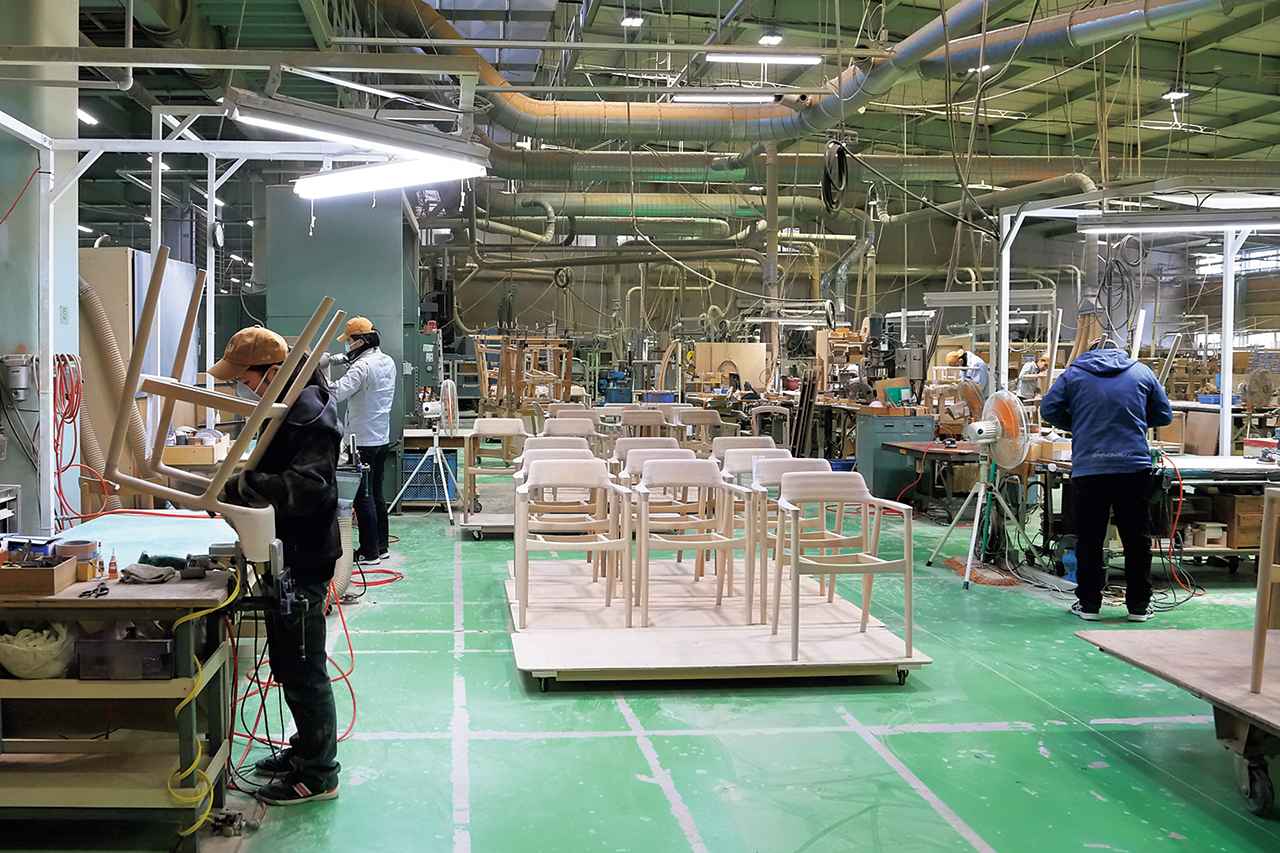 画像 : 2番目の画像 - 「広島・マルニ木工と岐阜・飛驒産業
技と家具づくりに捧げる情熱とは
家具でめぐる日本＜後編＞」のアルバム - T JAPAN:The New York Times Style Magazine 公式サイト