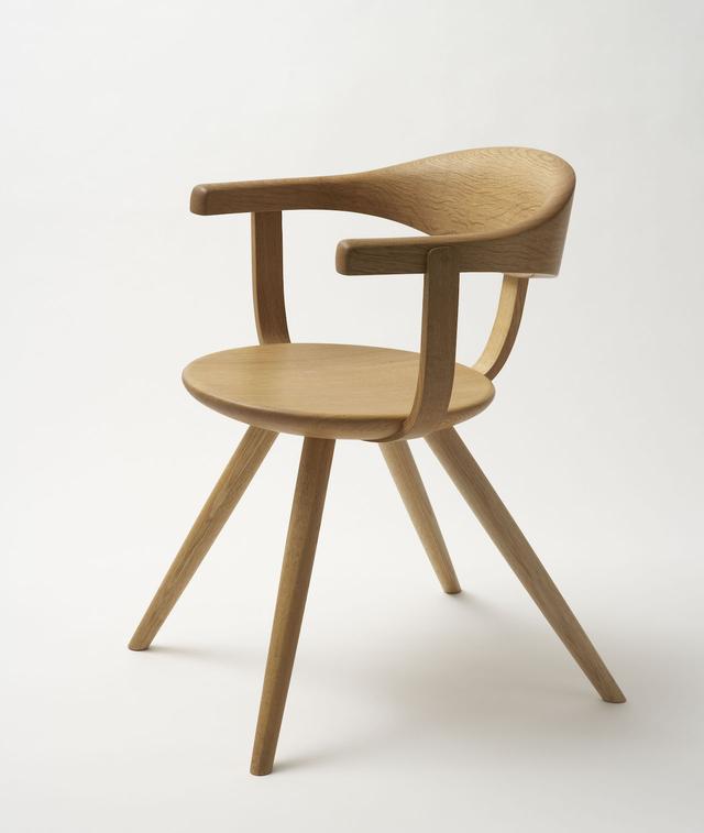 画像: 「YANAGI COLLECTION アームチェア」￥330,000／HIDA（飛騨産業） PHOTOGRAPH BY MASAYUKI HAYASHI