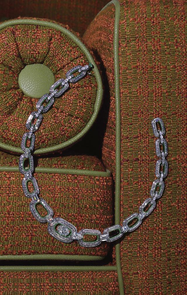 画像: マルチシェイプダイヤモンド＆エメラルド ネックレス（参考商品）／グラフ グラフダイヤモンズジャパン TEL.0120-667-687 PHOTO ASSISTANT: KARL LEITZ. RETOUCHING: AND A