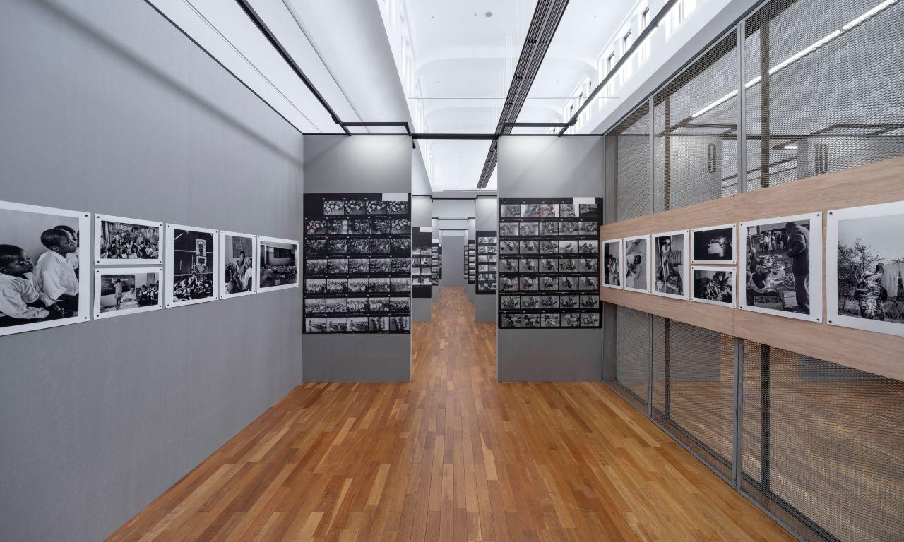 画像 : 2番目の画像 - 「自身を見つめ直し生きる力を問う
「KYOTOGRAPHIE 2026」
GWに絶対見るべき７つの展示」のアルバム - T JAPAN:The New York Times Style Magazine 公式サイト