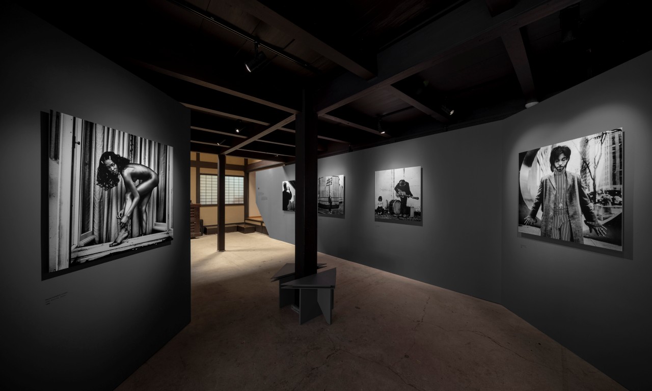 画像 : 5番目の画像 - 「自身を見つめ直し生きる力を問う
「KYOTOGRAPHIE 2026」
GWに絶対見るべき７つの展示」のアルバム - T JAPAN:The New York Times Style Magazine 公式サイト