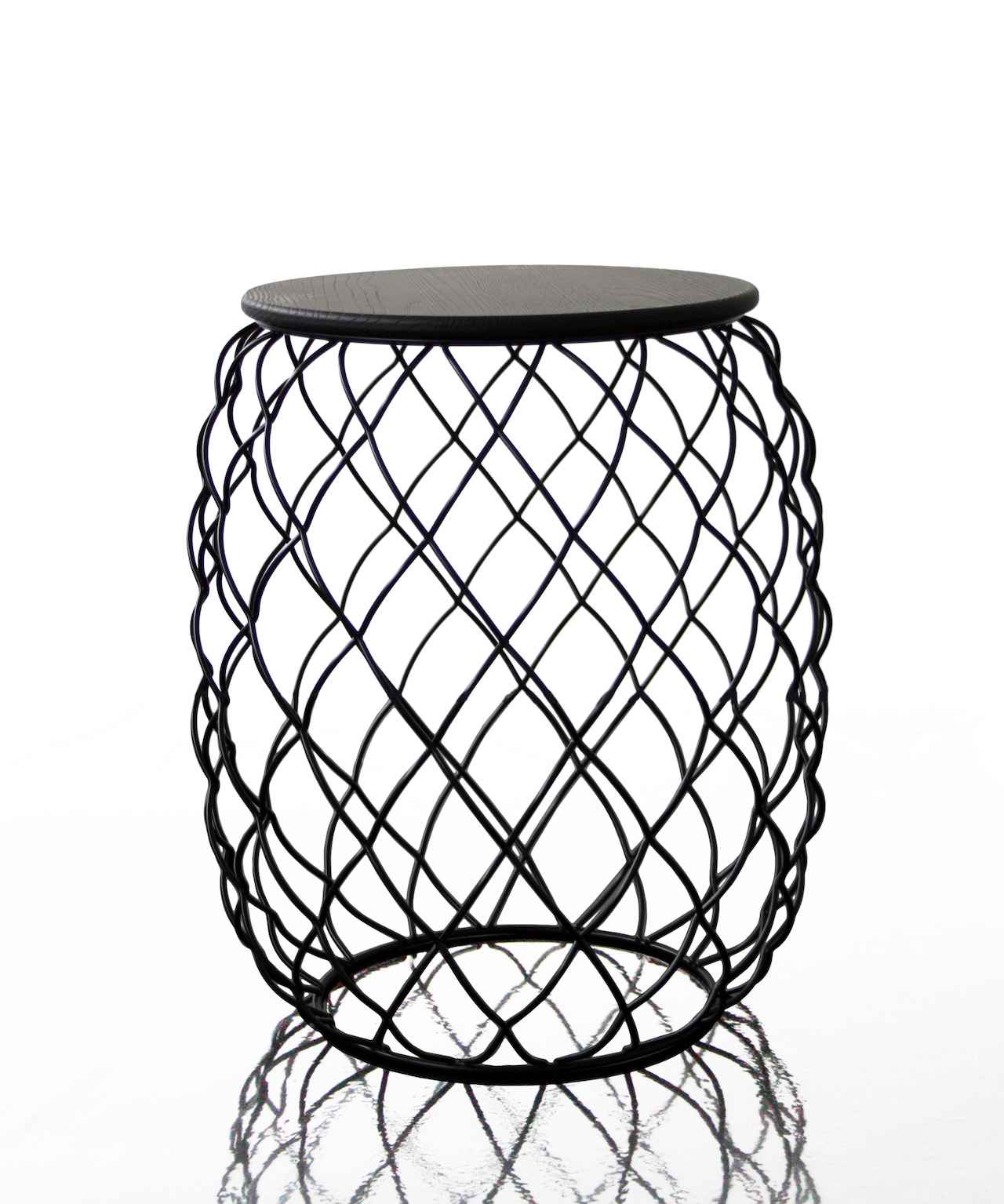 画像 : 5番目の画像 - 「ベランダや庭でも使える
サイドテーブル。
ヴィトラやHAYほか7選」のアルバム - T JAPAN:The New York Times Style Magazine 公式サイト