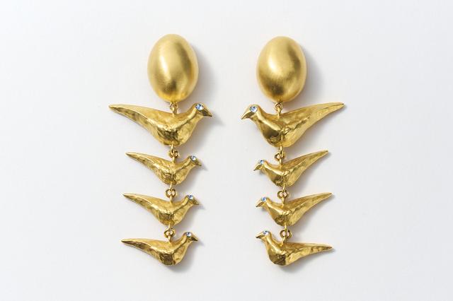 画像: イヤリング(ペアで)¥103,400/ジバンシィ by サラ・バートン