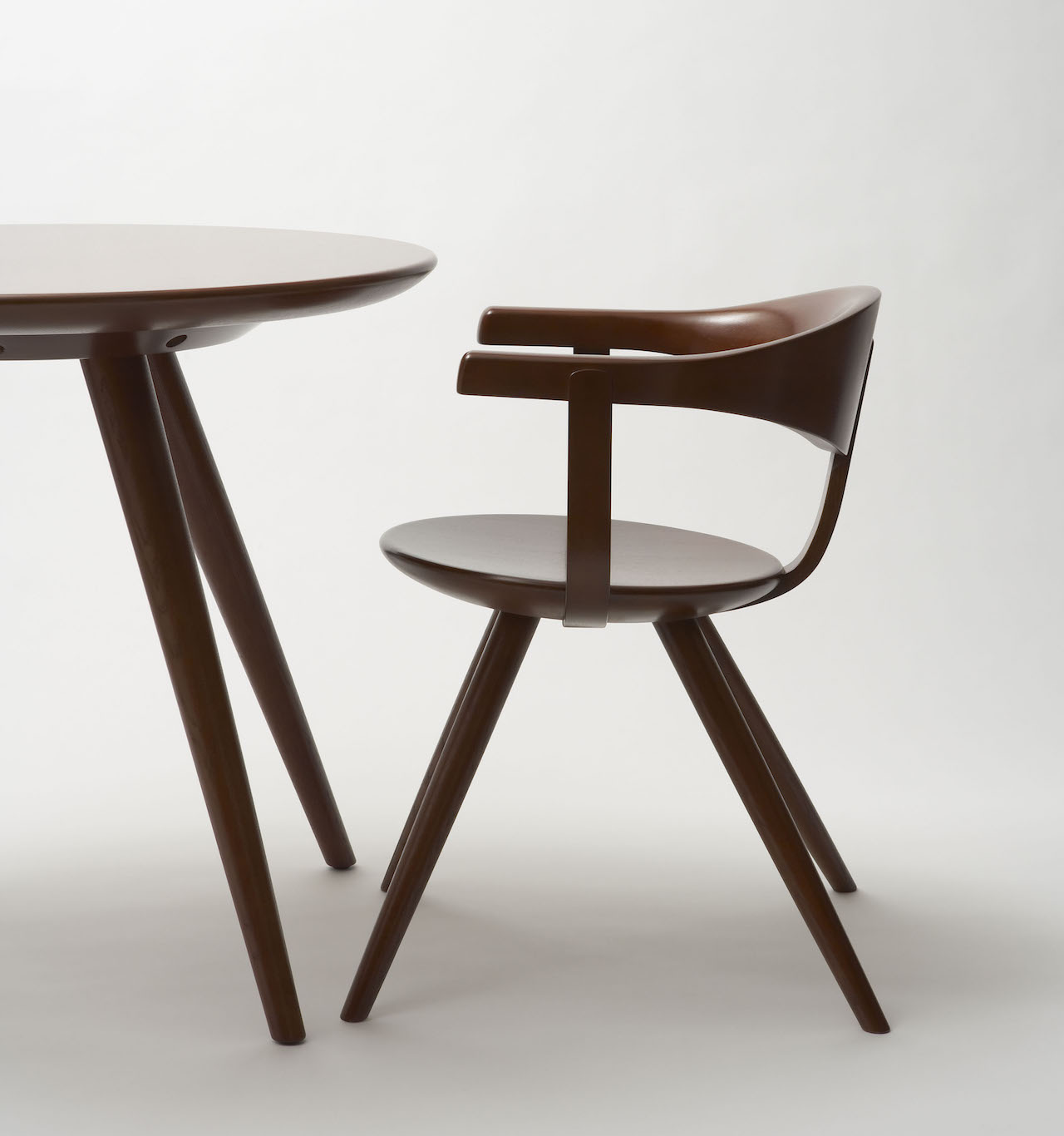 画像 : 2番目の画像 - 「日本の職人技が光る、
美しいアームチェア。
柳宗理の名作ほか5選」のアルバム - T JAPAN:The New York Times Style Magazine 公式サイト