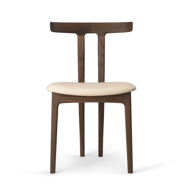 画像: 「OW58 T-チェア」¥193,600〜/カール・ハンセン&サン COURTESY OF CARL HANSEN & SØN