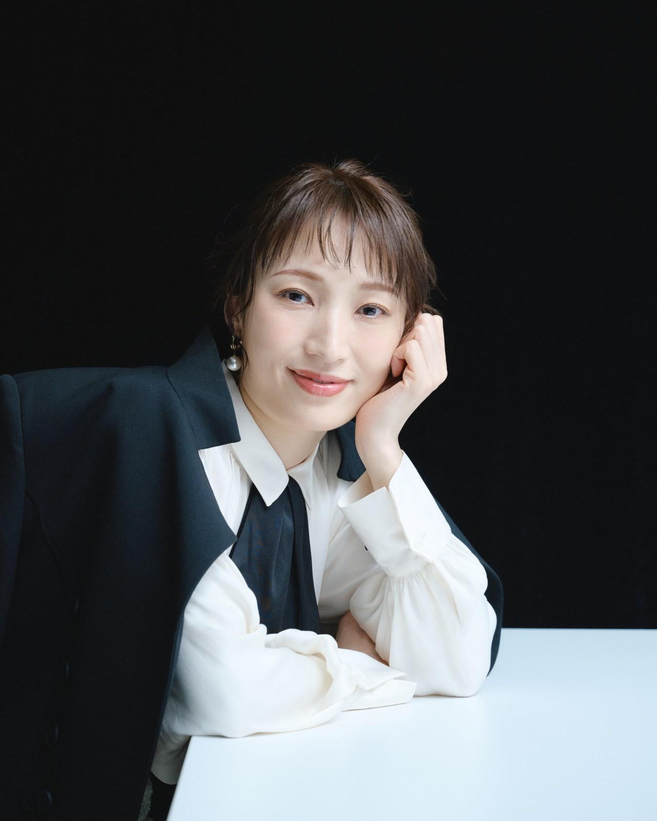 画像 : 2番目の画像 - 「望海風斗が向き合う
“限界の先で抗う”女性たちの物語」のアルバム - T JAPAN:The New York Times Style Magazine 公式サイト