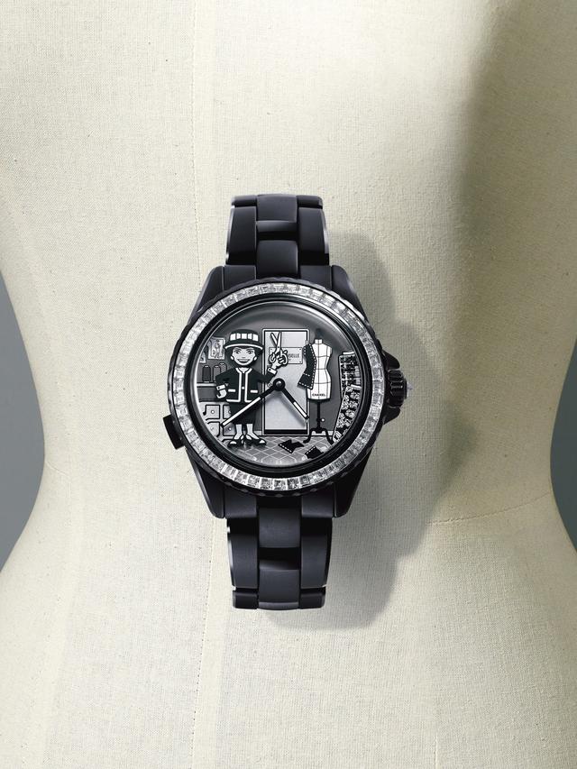 画像: J12 クチュール ワークショップオートマタ キャリバー6〈38㎜/高耐性セラミック、SS、ダイヤモンド、手巻きムーブメント、高耐性セラミック、SS、ブレスレット〉¥42,570,000(参考価格)/シャネル