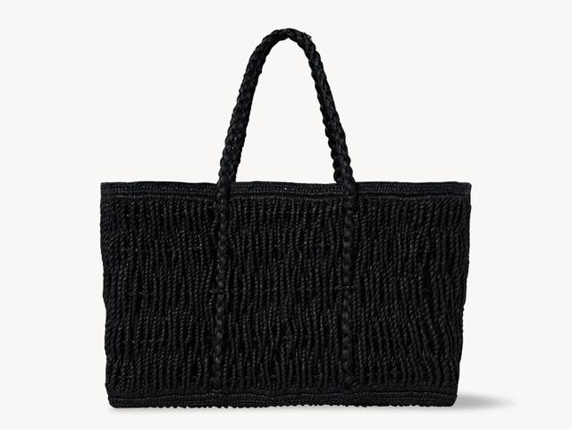 画像: バッグ<H28.5×W55×D14.5cm>¥433,400/ザ・ロウ COURESTY OF THE ROW
