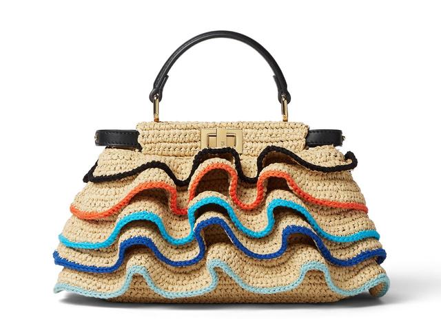 画像: バッグ<H18×W23×D11cm>¥808,500/フェンディ COURTESY OF FENDI