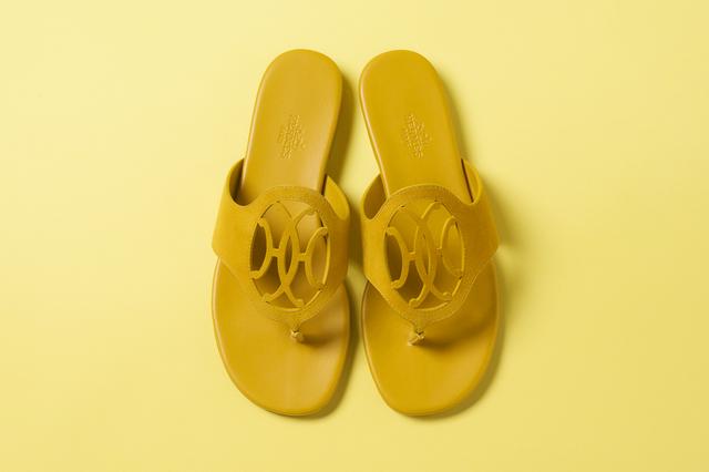 画像: サンダル¥143,000/エルメス