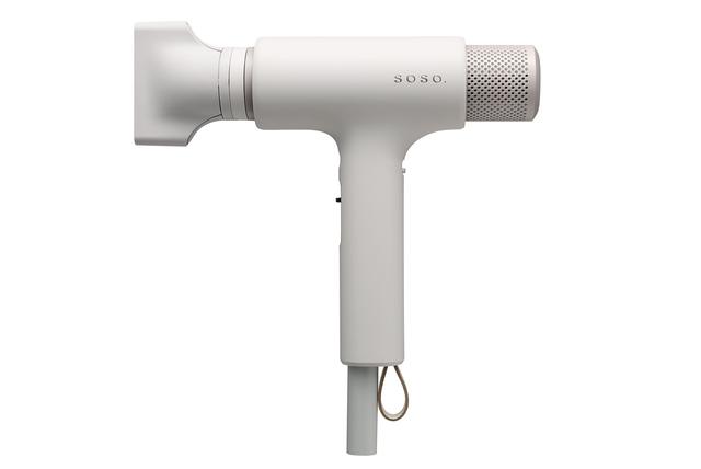 画像: 「SOSO. Air Moist ヘアドライヤー」¥49,800/SOSO. COURTESY OF SOSO.