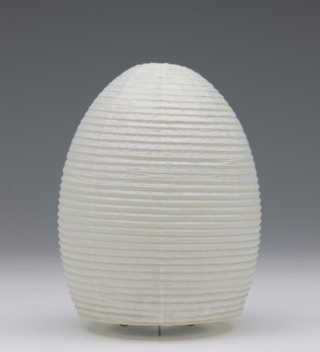 画像: 「ペーパームーン フロアライト PM01」￥12,650／浅野商店（ザ・コンランショップ） COURTESY OF THE CONRAN SHOP
