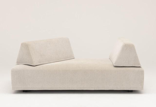 画像: 「プレイグラウンド ソファ バックフォームクッション 2pcs set」¥394,900〜/アイラーセン(アクタス) COURTESY OF ACTUS