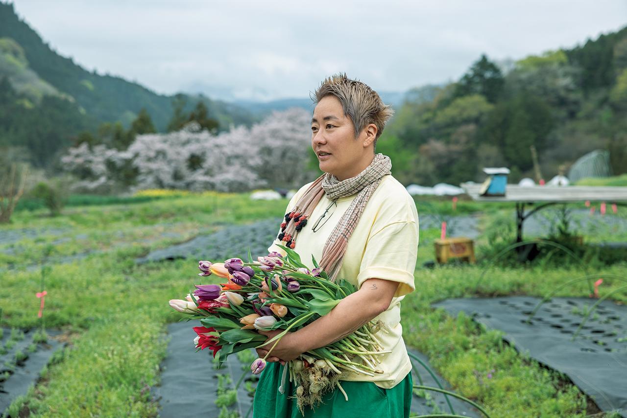 画像 : 1番目の画像 - 「花と本と①
スローフラワーの花束を届ける
「four peas flowers」」のアルバム - T JAPAN:The New York Times Style Magazine 公式サイト