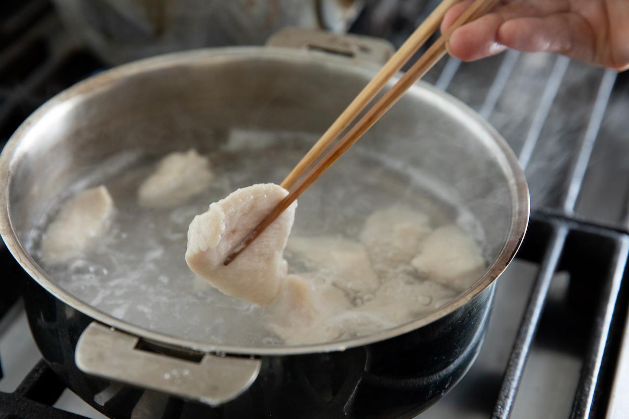 画像 : 4番目の画像 - 「長尾智子の日々のスープ
Vol.20 おろしきゅうりと
つるんとした鶏胸肉の冷たいスープ」のアルバム - T JAPAN:The New York Times Style Magazine 公式サイト
