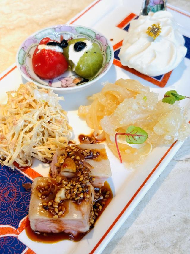 画像: ピータン 豆腐ムース仕立てなどの涼菜を、この日は特別に盛り合わせてくださった