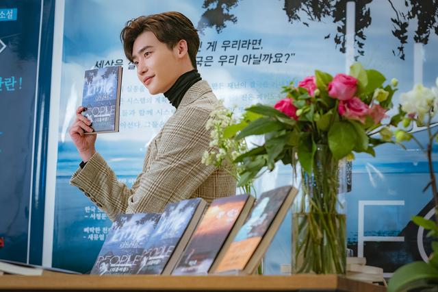 画像: 主演のイ・ジョンソク　Netflixシリーズ「ロマンスは別冊付録」独占配信中