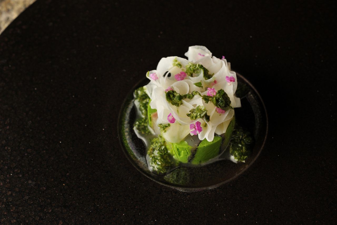 画像 : 4番目の画像 - 「星のや東京で出合う秋の美食
家庭料理が現代美食へと昇華する
旬の記憶をたどる贅沢な時間」のアルバム - T JAPAN:The New York Times Style Magazine 公式サイト