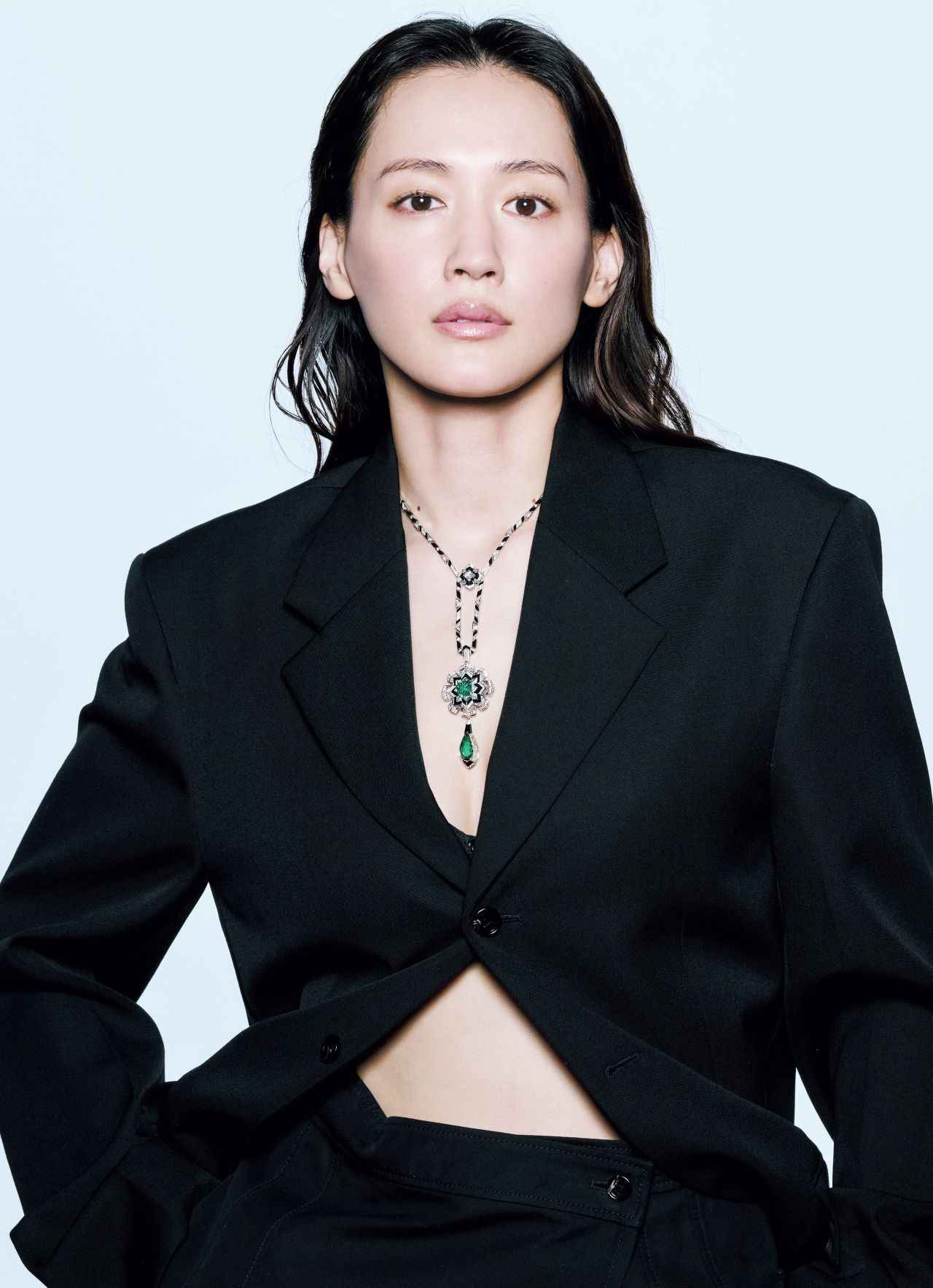 画像 : 4番目の画像 - 「綾瀬はるか
まっすぐに、光り輝く」のアルバム - T JAPAN:The New York Times Style Magazine 公式サイト