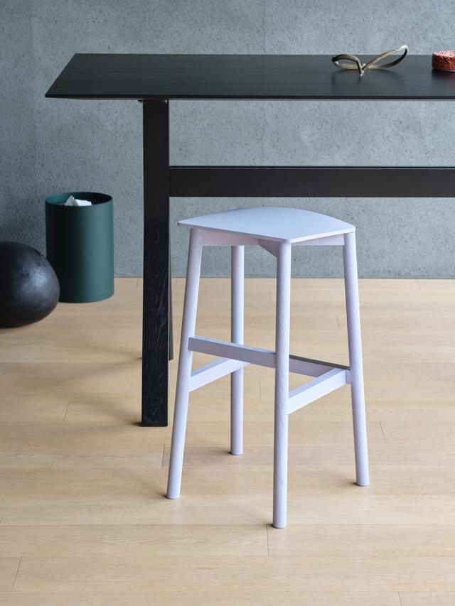 画像: 「パノラマスツール ハイ」¥82,500/カリモクニュースタンダード COURTESY OF KARIMOKU NEW STANDARD