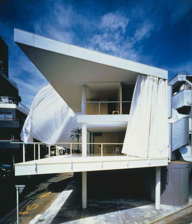 画像: 東京の「カーテンウォールの家」(1995年) HIROYUKI HIRAI