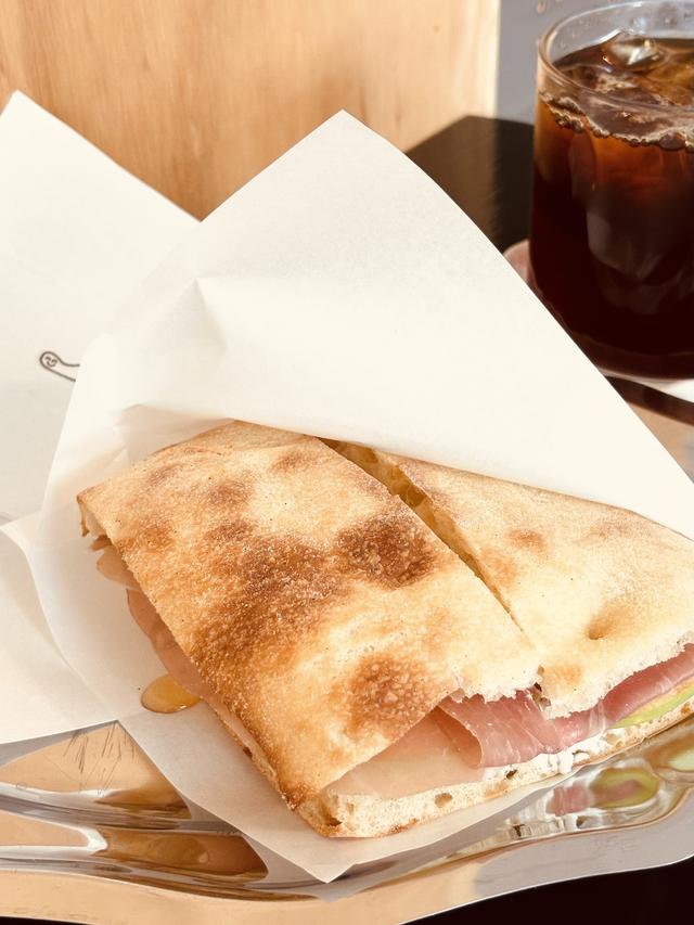 画像: アップルリコッタサンドイッチ(Apple Ricota Prosciutto12,500ウォン)