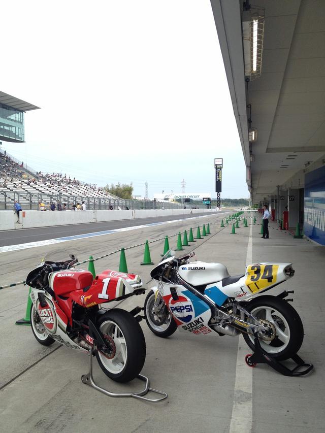 画像: チャンピオンナンバー「1」を付けたラッキーストライク・スズキ(XR94)。こちらは完全にオリジナルで、動態保存された車両です。