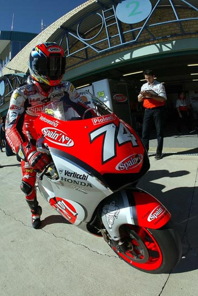 画像: 2002年第2戦南アフリカGPでの加藤大治郎とホンダNSR500。このレースでは4位に入っています。 www.honda.co.jp