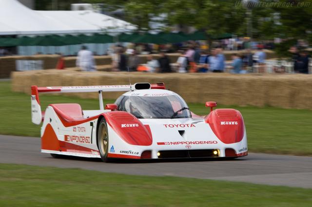 画像: GroupC TOYOTA TS010 www.ultimatecarpage.com