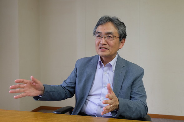 画像: 吉川真(よしかわ・まこと) JAXA宇宙科学研究所 准教授/理学博士。「はやぶさ2」ミッションマネージャ。栃木県立栃木高校から東京大学理学部天文学科へ進み、同大学院卒。高校では山岳部の主将も務める。大学院卒業後、日本学術振興会特別研究員を経て1991年から郵政省通信総合研究所に勤務し、98年に文部省宇宙科学研究所に異動。2003年10月のJAXAへの組織統合により、現在に至る。専門は天文力学を応用した太陽系小天体の軌道解析。小惑星探査機「はやぶさ」のプロジェクトでは軌道決定を担当し、のちにプロジェクトサイエンティストとプロジェクトマネージャを兼務。11年にプロジェクト化した「はやぶさ2」では初代のプロジェクトマネージャを務める