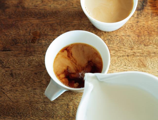 画像: 4. 牛乳を加えてでき上がり。冷たいままでOK。温める場合は沸騰させず、40℃くらいに