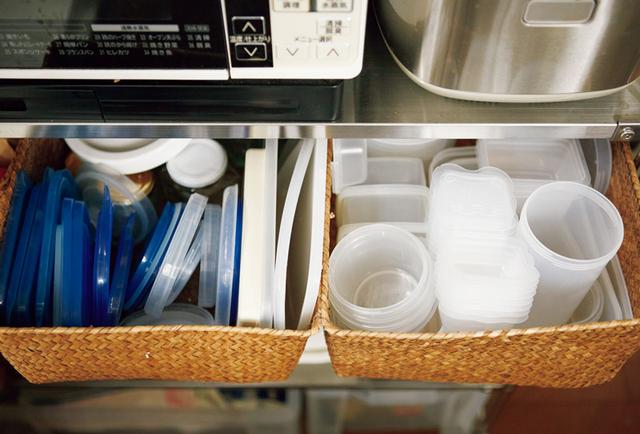 画像: 意外にかさばる保存容器。身とふたを別々に収納してみたら、使いやすく、収納スペースも小さくなった。同じシリーズでそろえるのがポイント