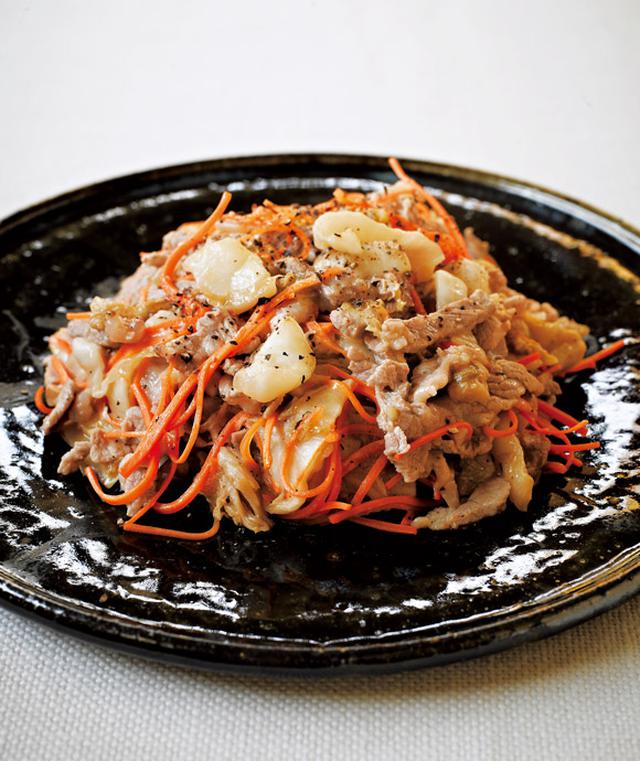 画像: 白菜漬けを使って 白菜の古漬けと豚肉、にんじんの炒めもの