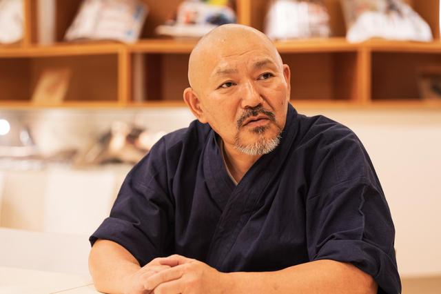 画像: 「包丁は食文化を下支えする道具。『いい包丁を気持ちよく使い、楽しくお料理して、最終的に美味しいものを食べる』そのお手伝いができればと思っています。ぜひご自分で研いで、いい包丁を長く使っていただきたいです」と林さん