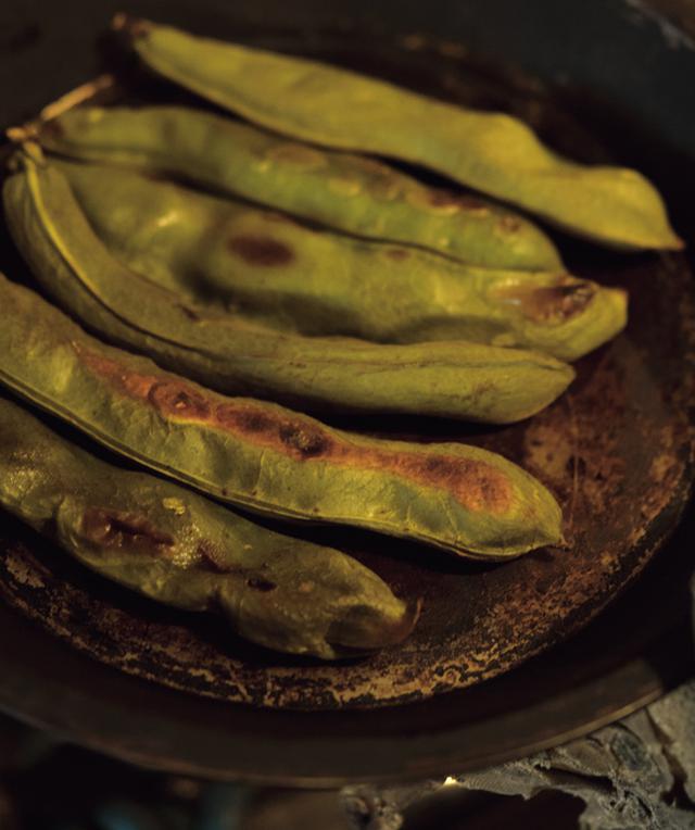 画像: そら豆と新玉ねぎのチーズトースト