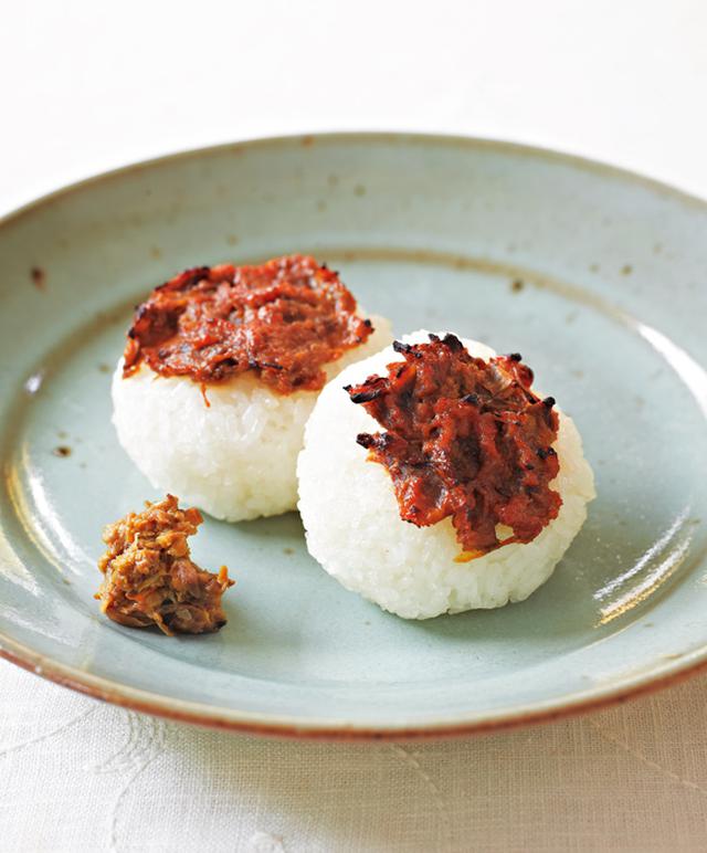 画像: ふき味噌を使って ふき味噌風味の焼きおむすび