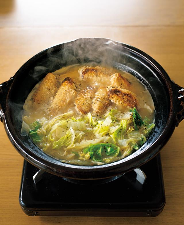 画像: とり手羽中と白菜のナンプラー煮込み鍋