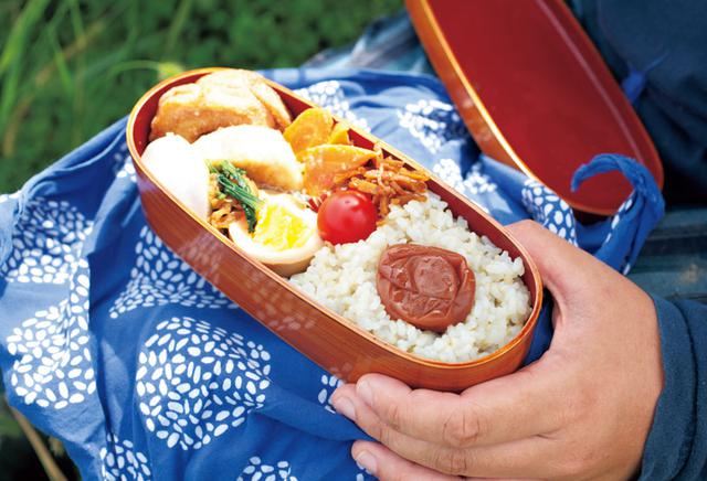 画像2: 12:00 田んぼで食べるお弁当は最高! 至福の時