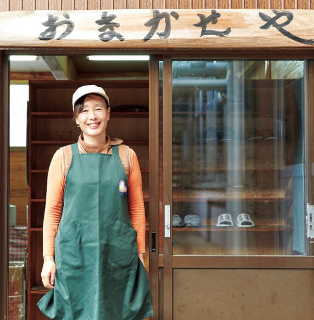画像: この日、35人分の昼ごはんを、たったひとりで準備した基常由紀子さん。週3日、献立を担当する