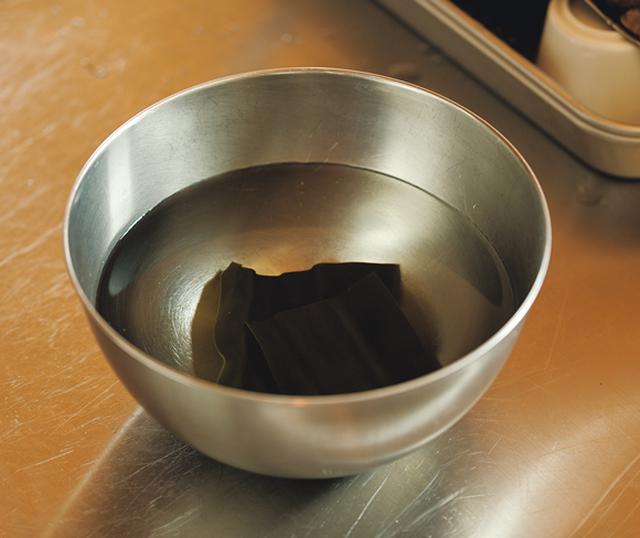 画像1: 11:00 仕事の合間に夕食の準備