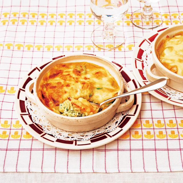 画像: 堀江家では、朝ごはんに出ることも多かったというライスグラタン。ひとりひと皿で出されるという、“個別”な感じがとてもうれしかった記憶