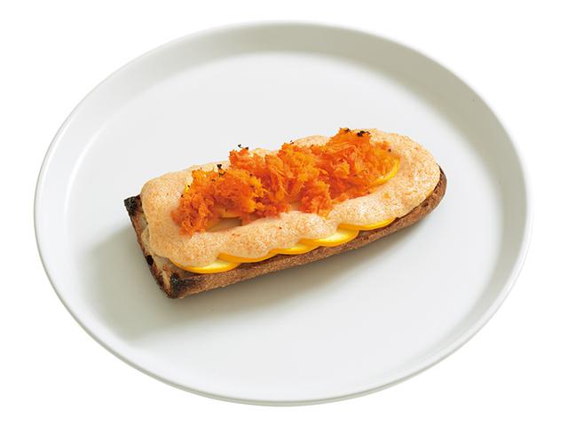 画像: 「明太ドテマヨトースト」食感の違う2種の野菜が見事に調和。明太マヨがつなぎ役。ぐらつく心配のあるバゲットも“ドテ”があれば、具がこぼれず、安心です。
