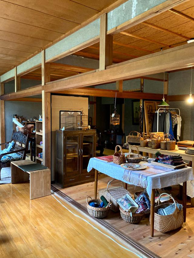 画像: お店となる部分。八畳の和室2部屋。